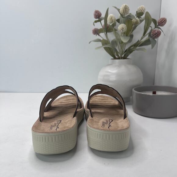 Easy Street Taj Comfort Wave Platform Slide Sandals Natural Women's 6 Tried On - Picture 4 of 9